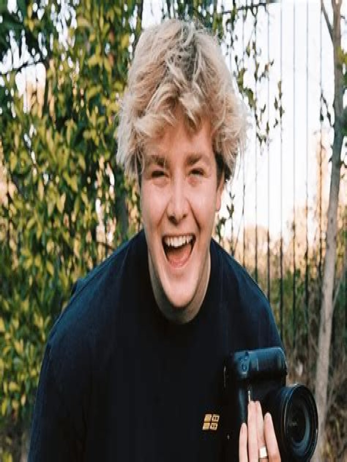 HTML